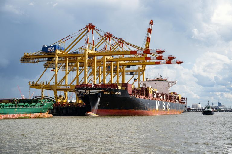 E. UU. intensifica la presión sobre el transporte marítimo con nuevos aranceles a buques de origen chino